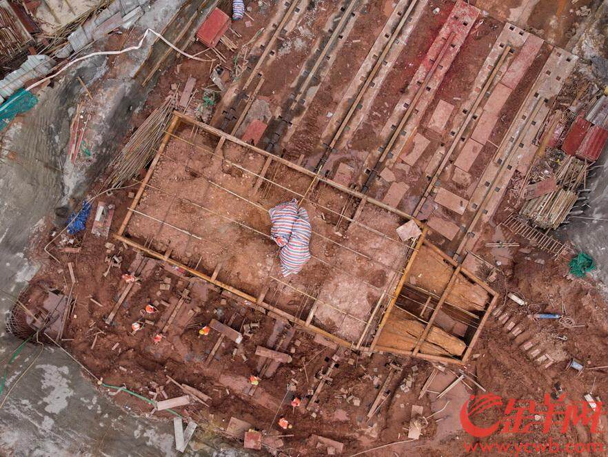 廣州棺材狀地鐵口拆除事件，四人被罰背后的故事