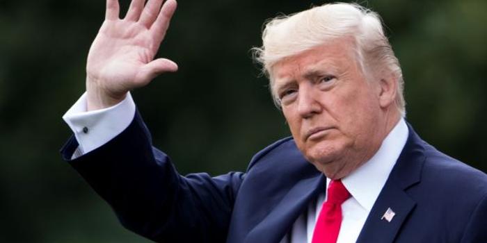 特朗普的疑惑，稱不相信自己有傳染性